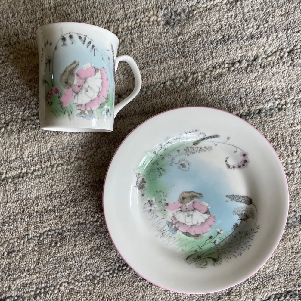 Elizabethan Mrs. Rabbit Child’s Dinner Set